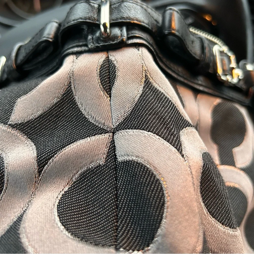Coach 💕HP💕Madison Abigail op art black silver Big C bag